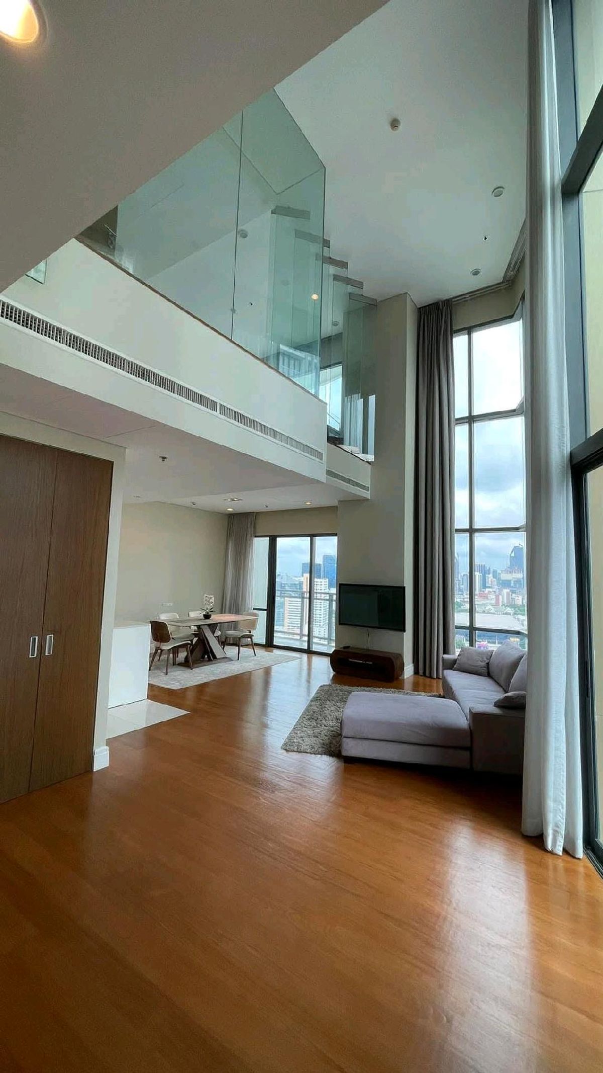 ขายคอนโดสุขุมวิท อโศก ทองหล่อ : condo duplex unit for sell Sukhumvit 24