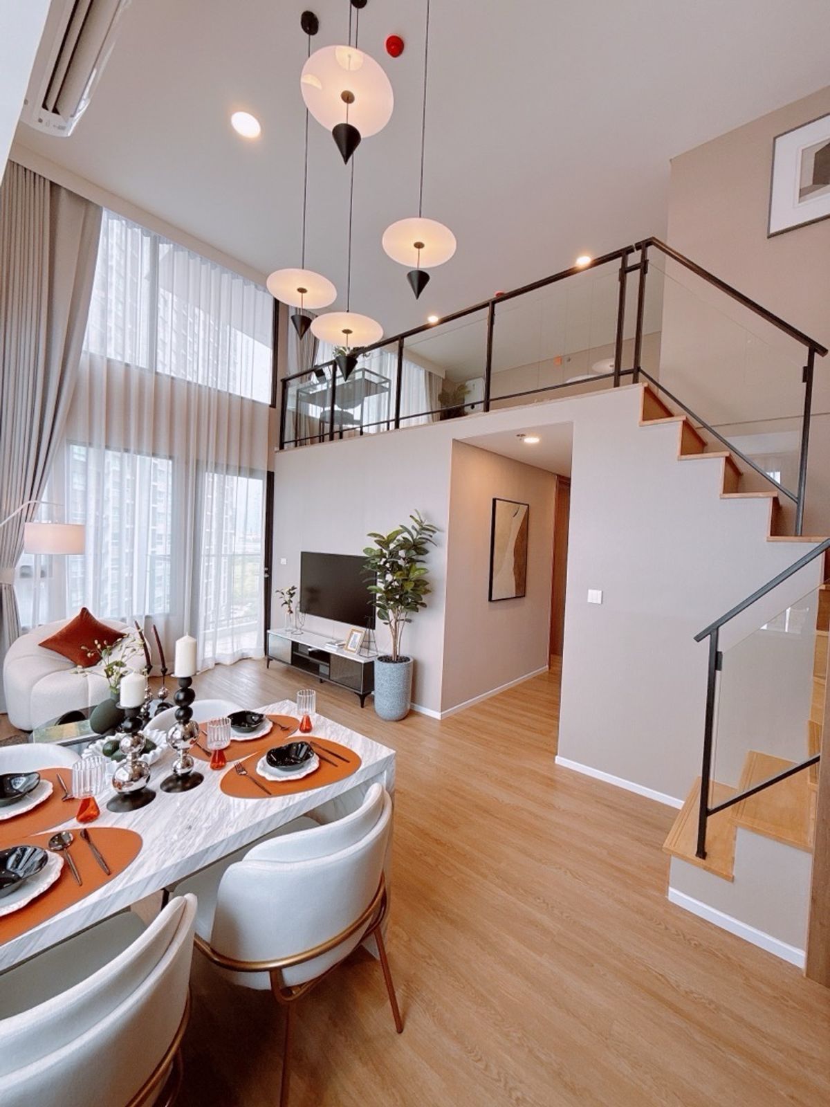 For SaleCondoRama9, Petchburi, RCA : 𝐋𝐀𝐍𝐃𝐌𝐀𝐑𝐊 Rama 9, next to the new MRT room, installment at all projects, free, yes, free down payment.