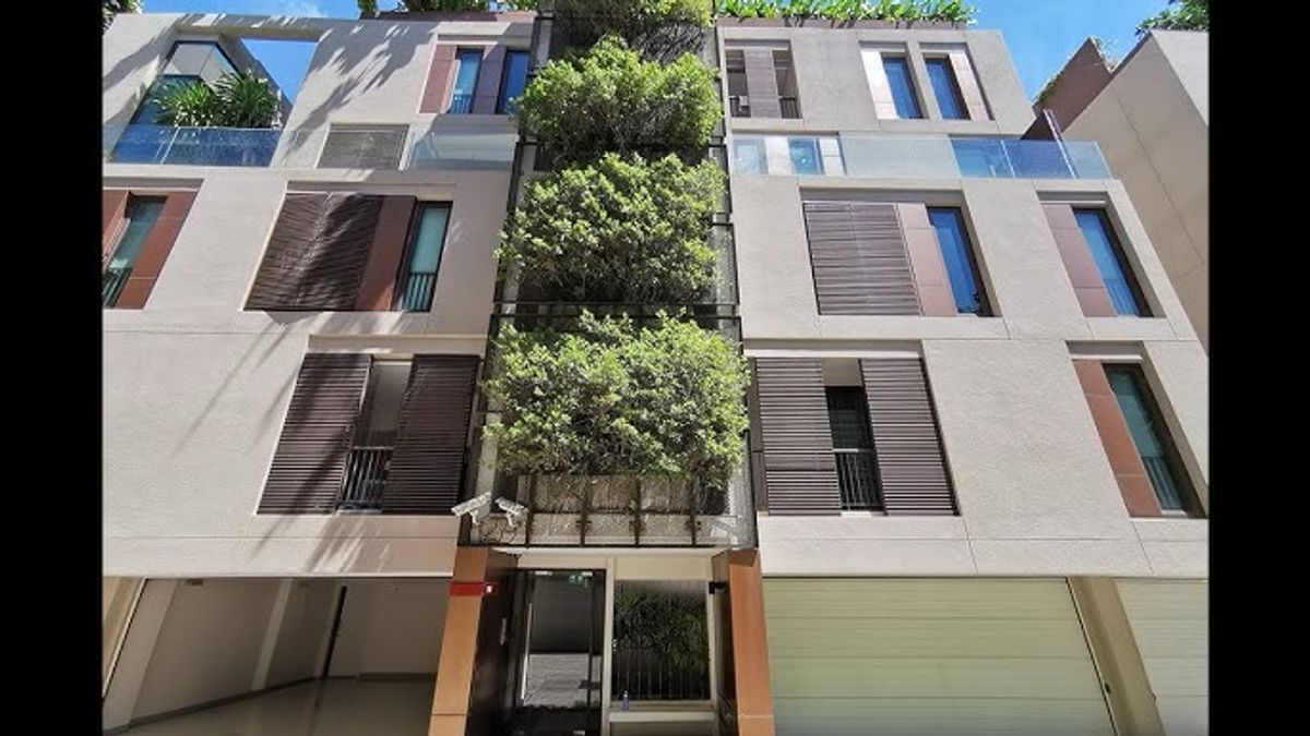 ขายคอนโดสาทร นราธิวาส : Baan Lux Sathorn: 336sqm 3bed 3bath + maid 37,000,000 Am: 0656199198
