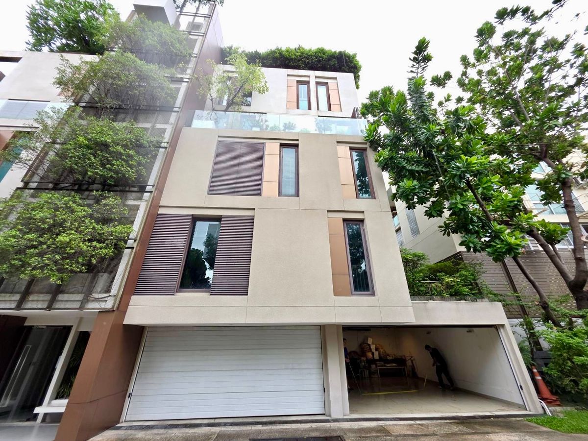 For SaleCondoSathorn, Narathiwat : Baan Lux Sathorn: 336SQM 3BED 3BATH + Maid 37,000,000 AM: 0656199198