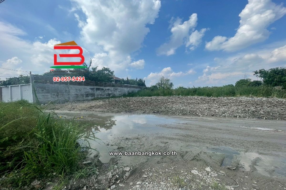 ขายที่ดินลาดกระบัง สุวรรณภูมิ : ที่ดินเปล่า ซอยสิงสุข 2 เนื้อที่ 400 ตร.ว (ใกล้ศูนย์ดูแลผู้สูงอายุ) แขวงคลองสองต้นนุ่น เขตลาดกระบัง กรุงเทพมหานคร