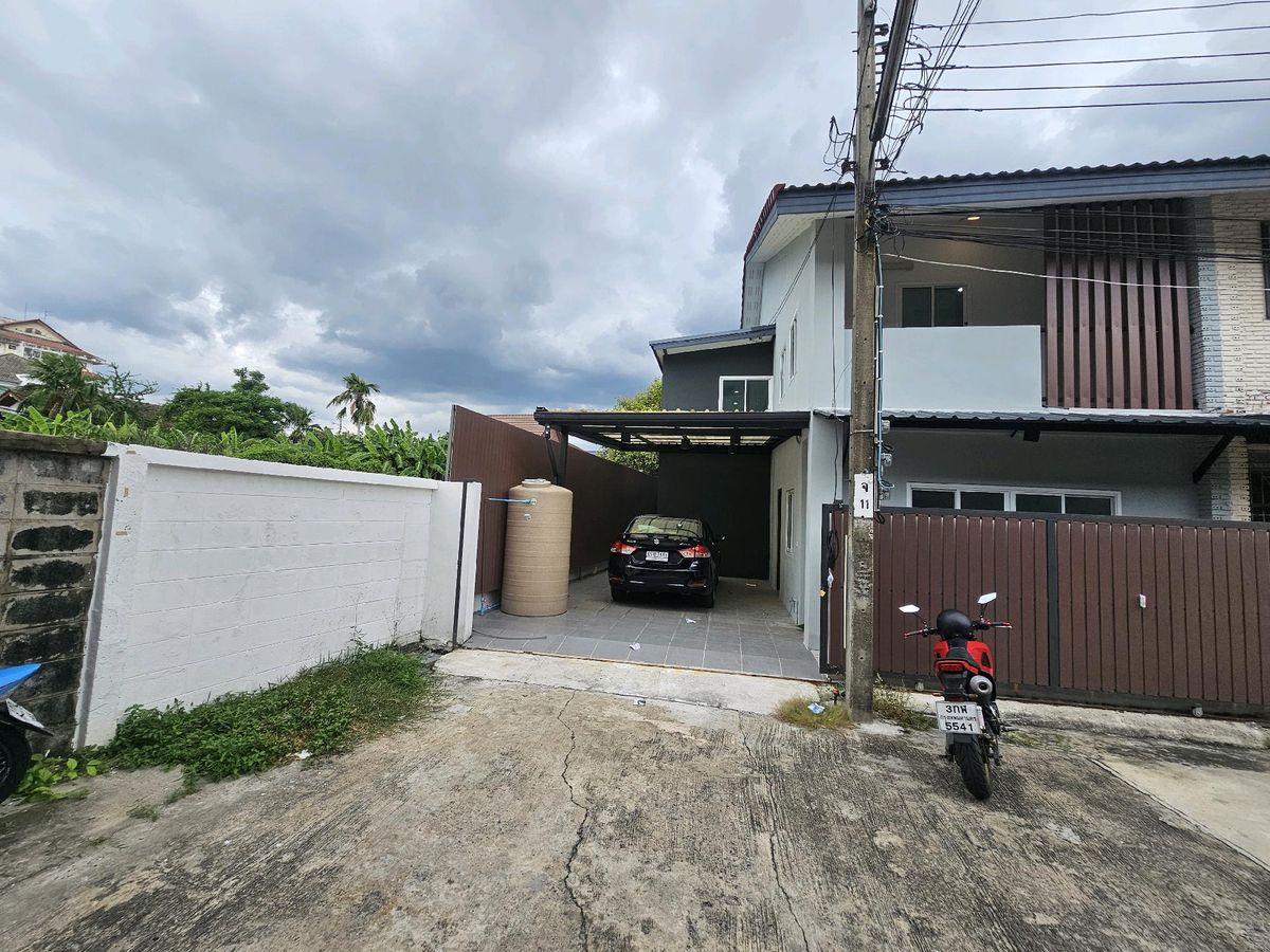ให้เช่าโฮมออฟฟิศลาดพร้าว101 แฮปปี้แลนด์ : ทาวน์โฮมรีโนเวทใหม่ จดทะเบียนได้ เลี้ยงสัตว์ได้ พื้นที่ใหญ่ ใกล้เดอะมอลล์บางกะปิ