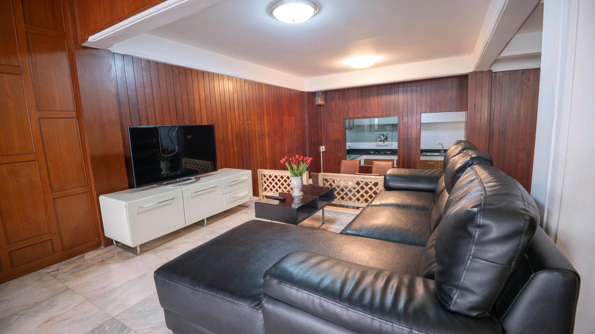 For RentTownhomeSukhumvit, Asoke, Thonglor : House for Rent in Ekkamai 
 #House for rent #Beautifully decorated Ekkamai Townhome for Rent