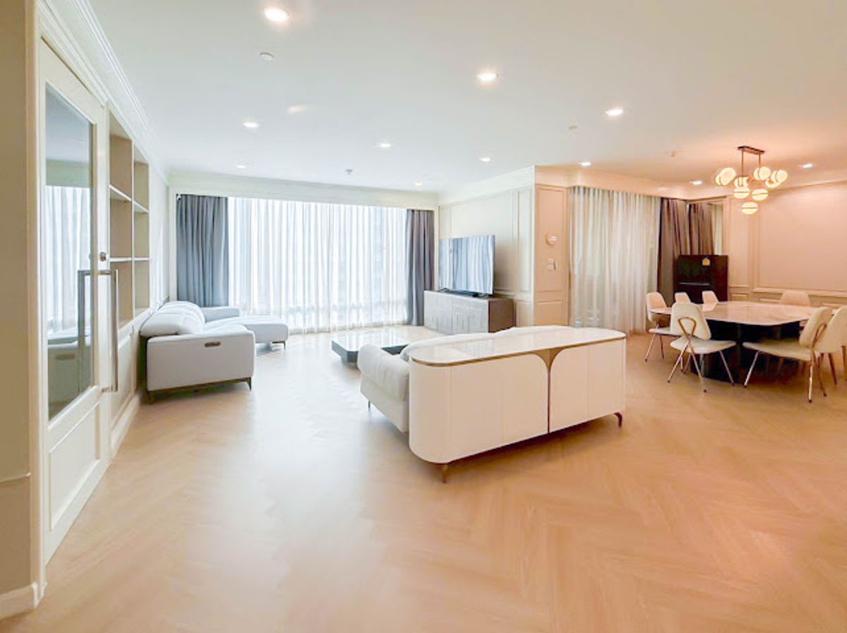 คอนโดวิทยุ ชิดลม หลังสวน : The Park Chidlom:  4bed 4bath + maid 258sqm. Sell: 76,500,000 Rent: 300,000/mth. Am: 0656199198