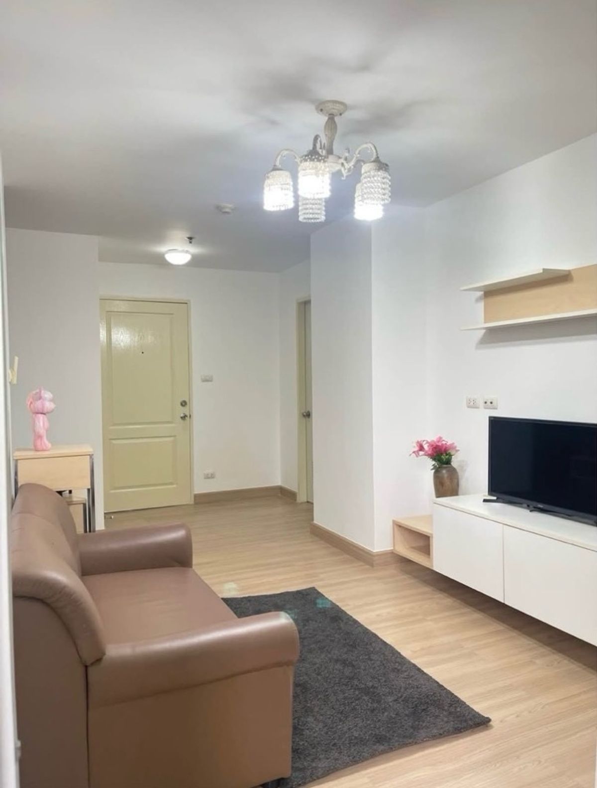 ให้เช่าคอนโดอ่อนนุช อุดมสุข : For Rent : The Escape Sukhumvit 101/1 - 2 Bedroom 
( 58 Sqm , 1st Floor ) 