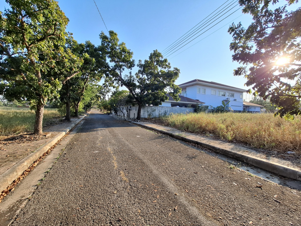ขายที่ดินสมุทรปราการ สำโรง : ขายถูกมากกก ที่ดิน ในสนามกอล์ฟเลควูด 396 ตรว บรรยากาศสงบ ปลอดภัย DD