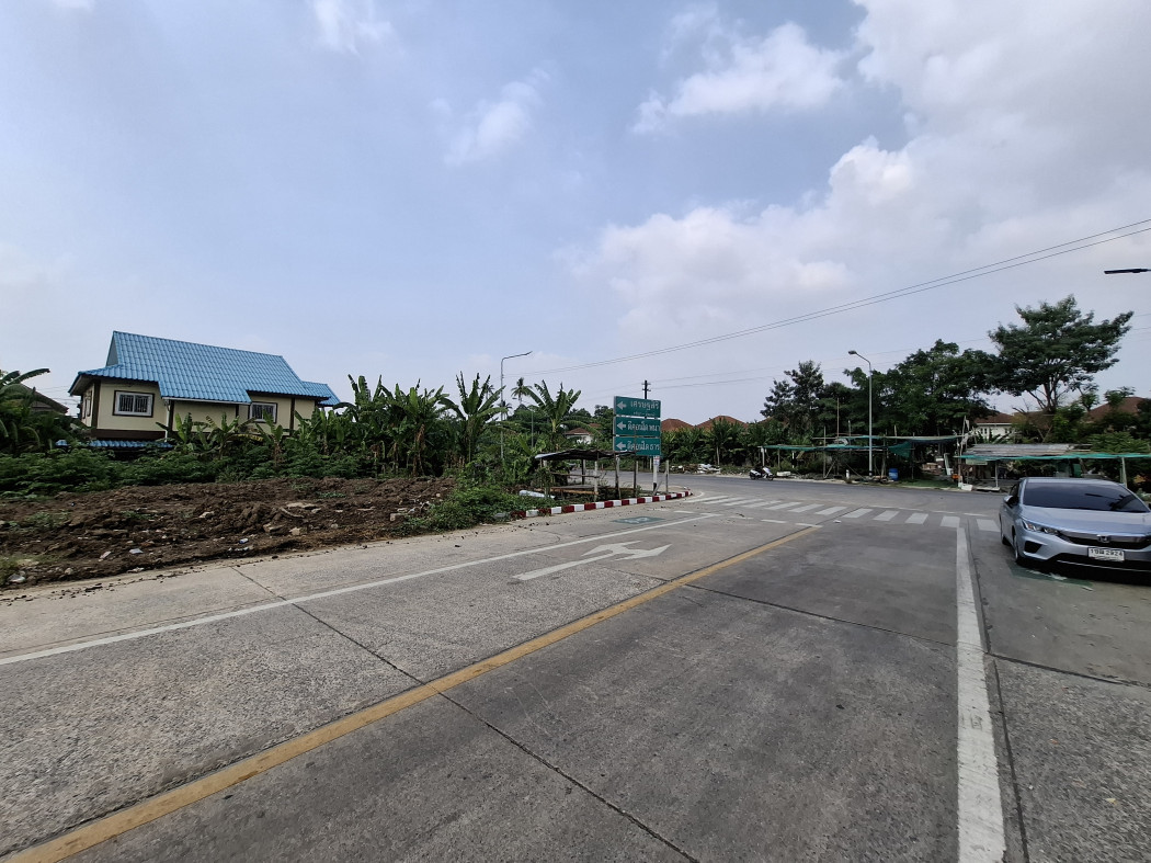 For SaleLandPinklao, Charansanitwong : Land for sale, next to the Taling Chan railway road, 313 sq w, suitable for business DD