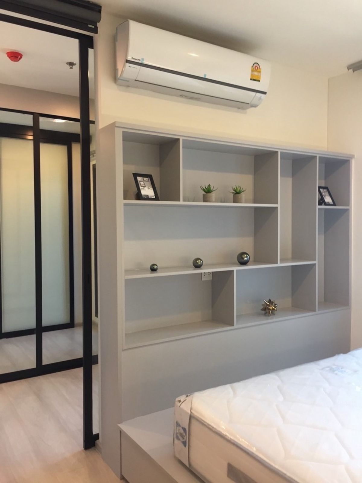 ให้เช่าคอนโดพระราม 9 เพชรบุรีตัดใหม่ RCA : 📌Rent/ให้เช่า  Life Asoke  1 ก้าว MRT & Airport link เพชรบุรี  1 bedroom plus   22,000฿ 