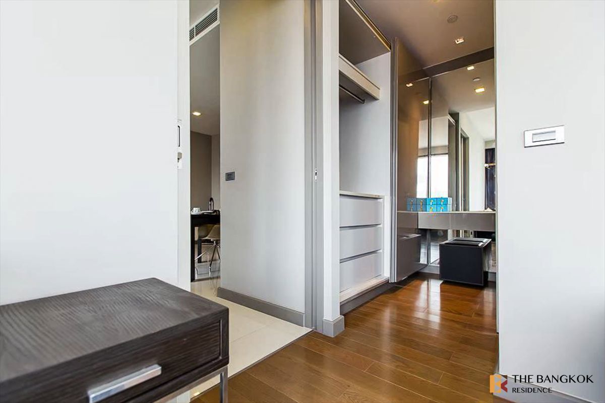 ให้เช่าคอนโดสีลม ศาลาแดง บางรัก :  ยูนิต Luxury หรูหราแบบไม่ต้องรอ เอ็ม สีลม ใกล้ BTS สถานีช่องนนทรี 