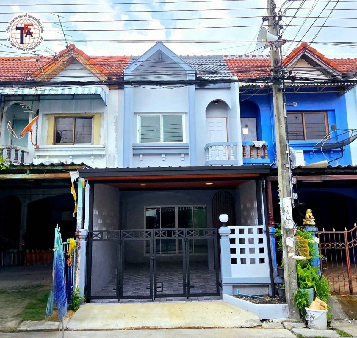 ขายทาวน์โฮมมีนบุรี-ร่มเกล้า : ขายทาวน์เฮ้าส์ 2 ชั้น รีโนเวทใหม่ทั้งหลัง หมู่บ้านเคซี ร่มเกล้า 18 พร้อมเฟอร์นิเจอร์ เข้าอยู่ได้ทันที!