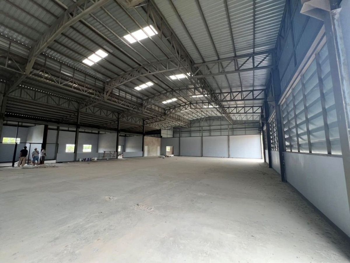 ขายที่ดินระยอง : ขายที่ดินพร้อมโกดัง นิคมพัฒนา ระยอง ติดถนน  ใกล้แหล่งอุตสาหกรรม 24-1-52 ไร่