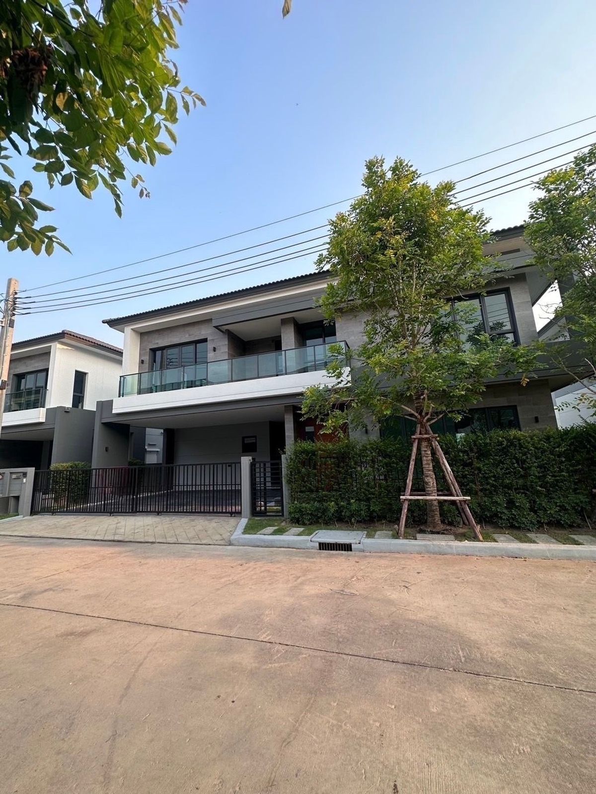 ขายบ้านนวมินทร์ รามอินทรา : ขายบ้านเดี่ยวหรู!! เดอะ ซิตี้ วัชรพล  For Sale!! The City Watcharapol