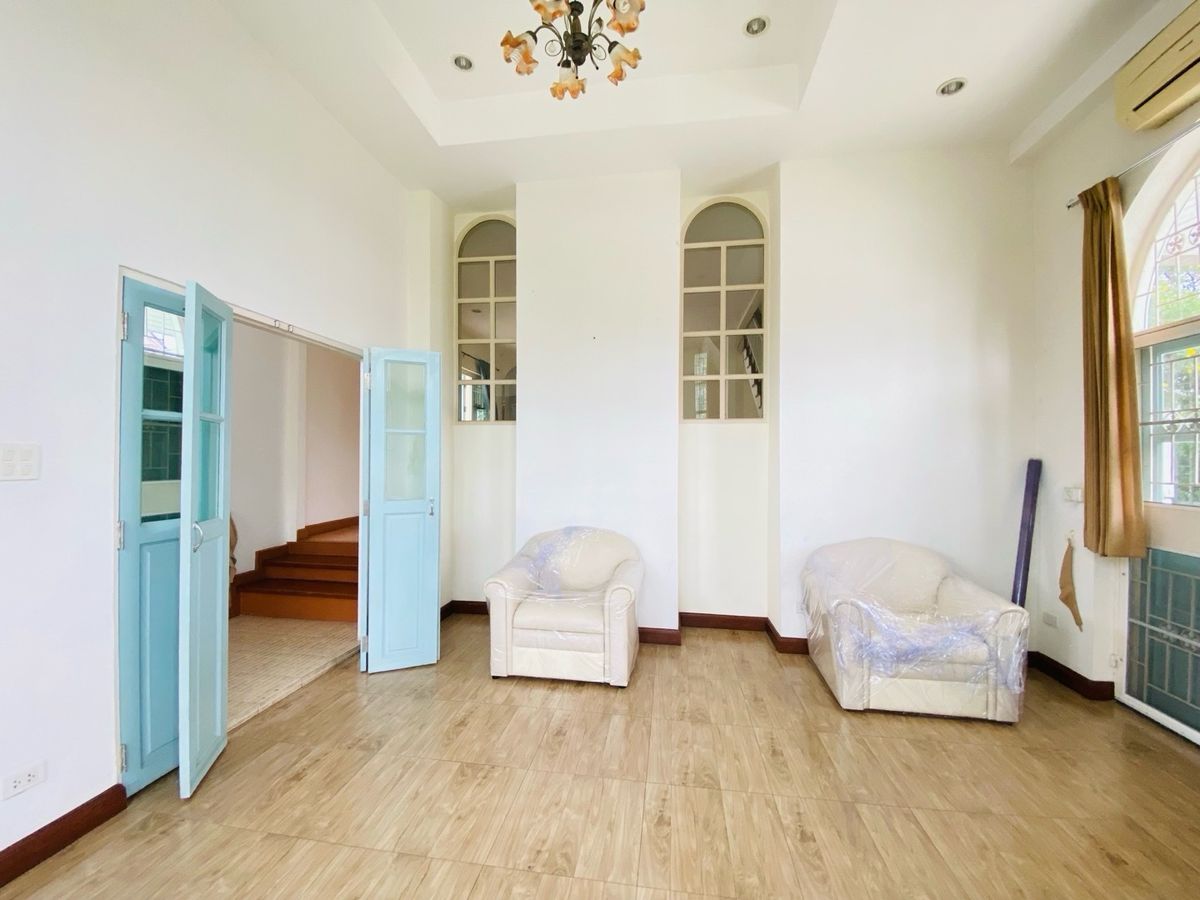 For SaleHouseOnnut, Udomsuk : House for sale in the back of the alley at Muang Thong 4, Sukhumvit 101 (Soi Wat Thammamongkol), near BTS Punnawithi and True Digital Park. Convenient travel location, suitable for both living and investment.