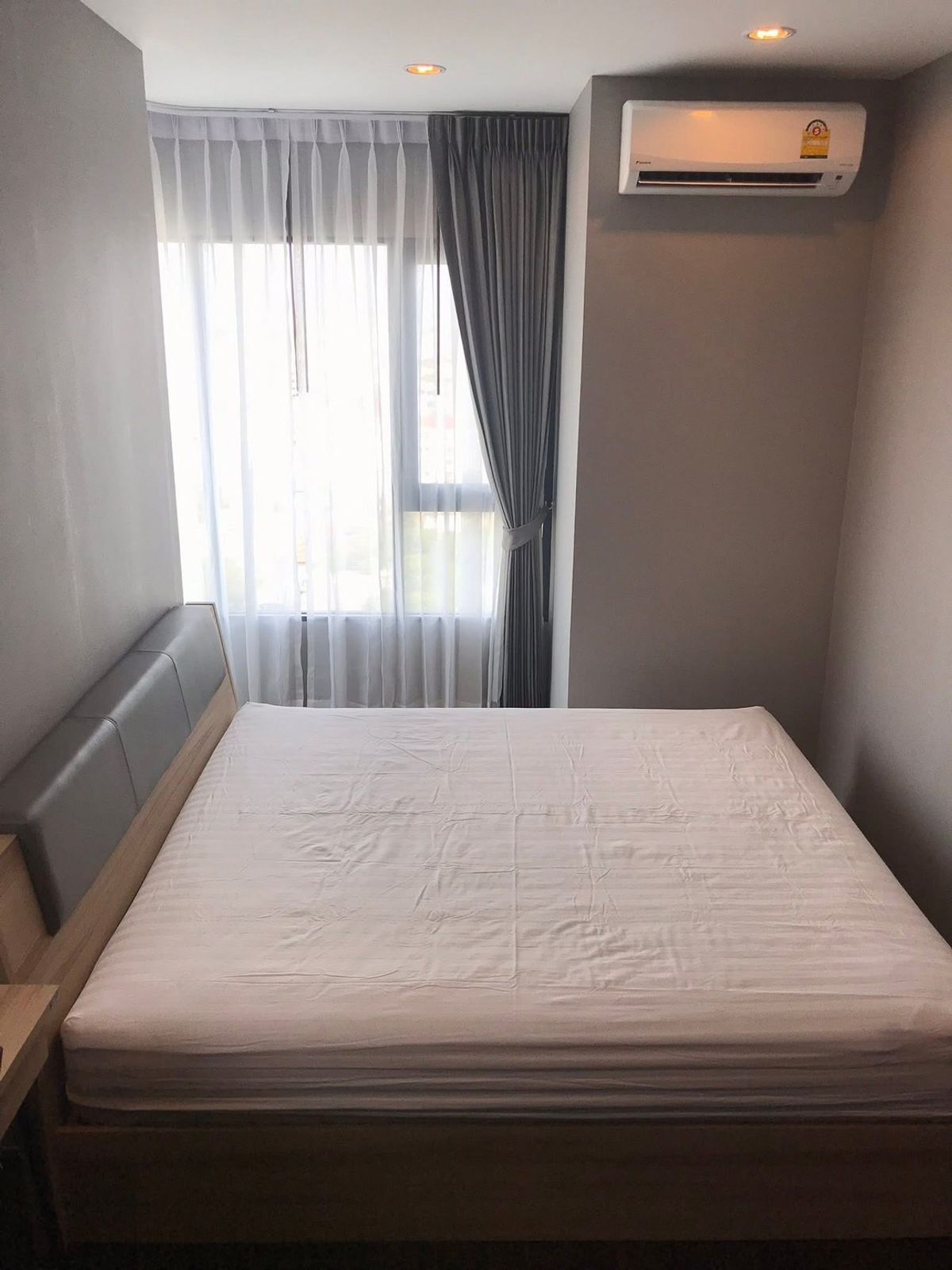 ให้เช่าคอนโดสุขุมวิท อโศก ทองหล่อ : Condo for rent :  C Ekkamai  (BTS  Ekkamai ) MK-02  line @livingbkk