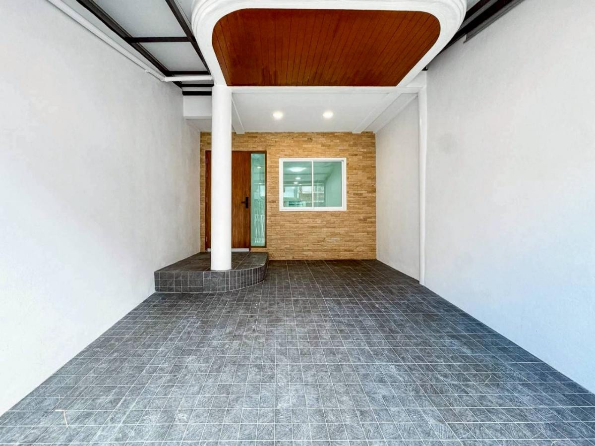 ขายทาวน์โฮมโชคชัย4 ลาดพร้าว71 : ขายทาวน์เฮ้าส์/ทาวน์โฮม  หมู่บ้าน 84 แมนชั่น MRT-ลาดพร้าว 71 (สายสีเหลือง) วังทองหลาง เขต วังทองหลาง กรุงเทพ CX-123892 