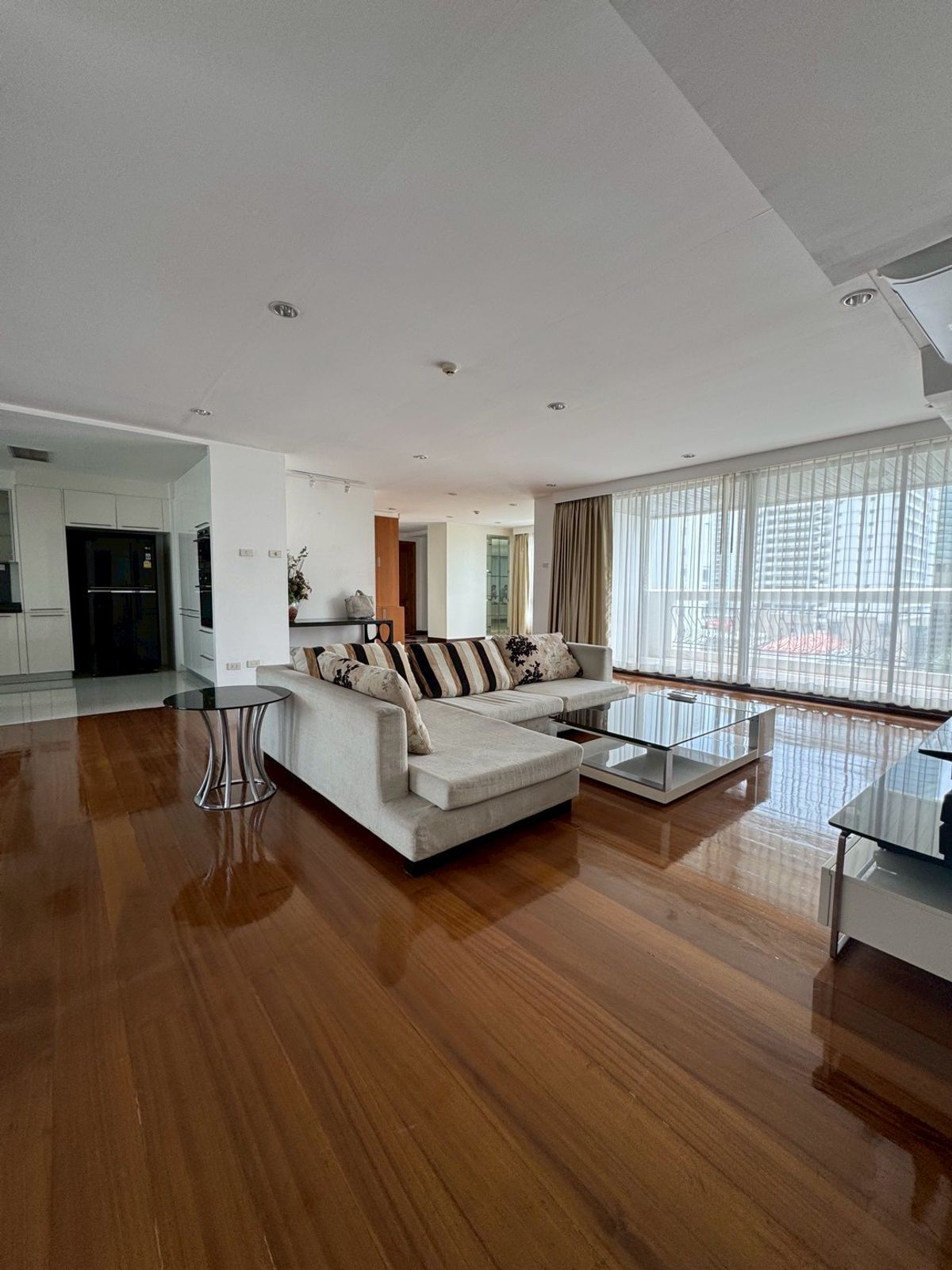 ให้เช่าคอนโดสุขุมวิท อโศก ทองหล่อ : LTH12751 -Prime Mansion One Condo FOR RENT Size 250 sqm. 3 beds 4 baths Near BTS Asok Station ONLY 110K/Month