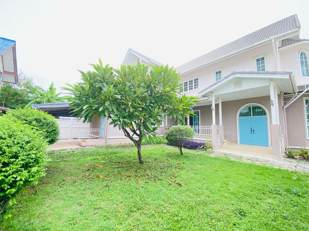 For SaleHouseOnnut, Udomsuk : House for sale in the back of the alley at Muang Thong 4, Sukhumvit 101 (Soi Wat Thammamongkol), near BTS Punnawithi and True Digital Park. Convenient travel location, suitable for both living and investment.