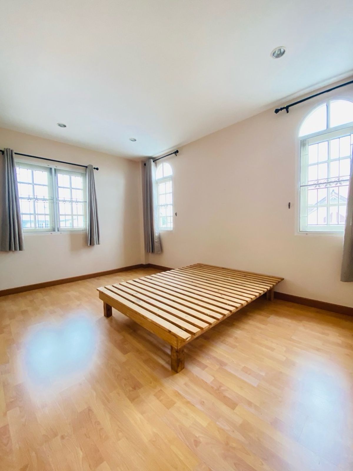 For SaleHouseOnnut, Udomsuk : House for sale in the back of the alley at Muang Thong 4, Sukhumvit 101 (Soi Wat Thammamongkol), near BTS Punnawithi and True Digital Park. Convenient travel location, suitable for both living and investment.