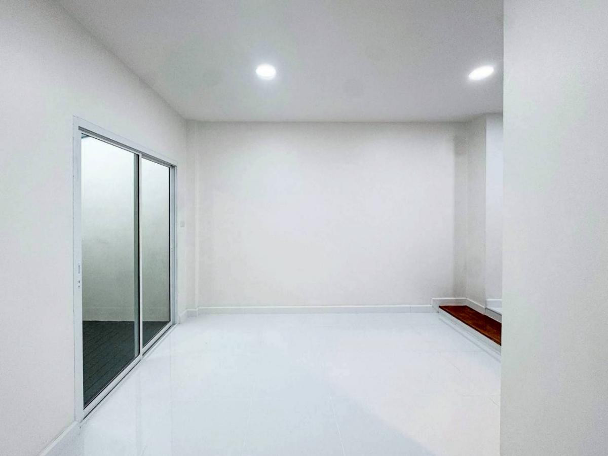 ขายทาวน์โฮมโชคชัย4 ลาดพร้าว71 : ขายทาวน์เฮ้าส์/ทาวน์โฮม  หมู่บ้าน 84 แมนชั่น MRT-ลาดพร้าว 71 (สายสีเหลือง) วังทองหลาง เขต วังทองหลาง กรุงเทพ CX-123892 