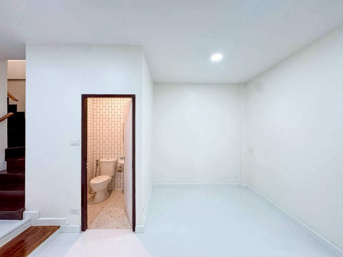 ขายทาวน์โฮมโชคชัย4 ลาดพร้าว71 : ขายทาวน์เฮ้าส์/ทาวน์โฮม  หมู่บ้าน 84 แมนชั่น MRT-ลาดพร้าว 71 (สายสีเหลือง) วังทองหลาง เขต วังทองหลาง กรุงเทพ CX-123892 