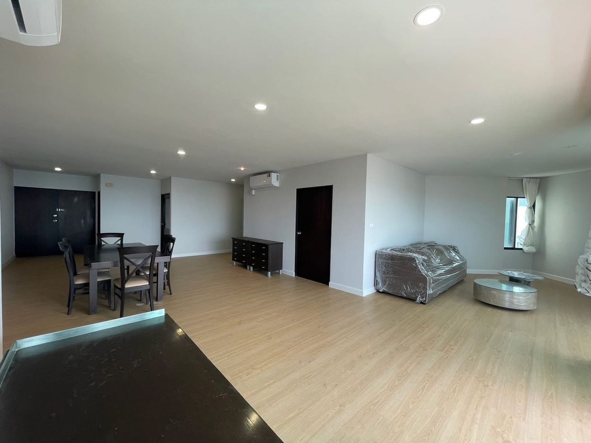 ให้เช่าคอนโดสาทร นราธิวาส : LTH12754 - Sathorn Gardens Condo FOR RENT Size 230 sqm. 3 beds 4 baths Near MRT Lumpini Station ONLY 95K/Month