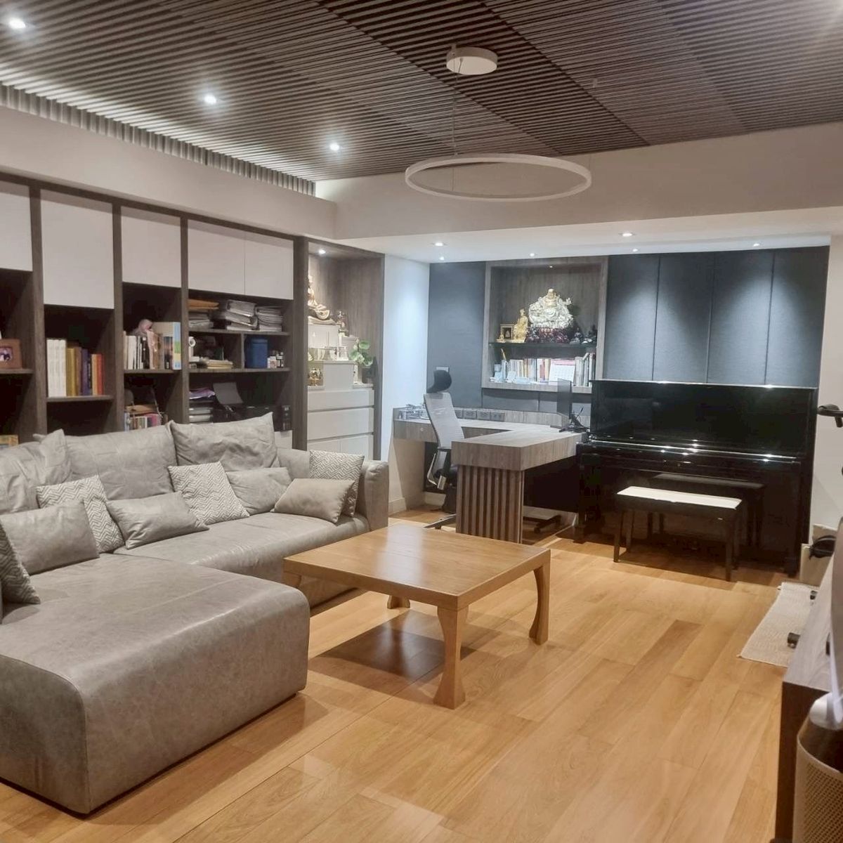 ให้เช่าคอนโดสุขุมวิท อโศก ทองหล่อ : LTH12745 - Royal Castle Sukhumvit Condo FOR RENT Size 190.91 sqm. 3 beds 3 baths Near BTS Phrom Phong Station ONLY 80K/Month