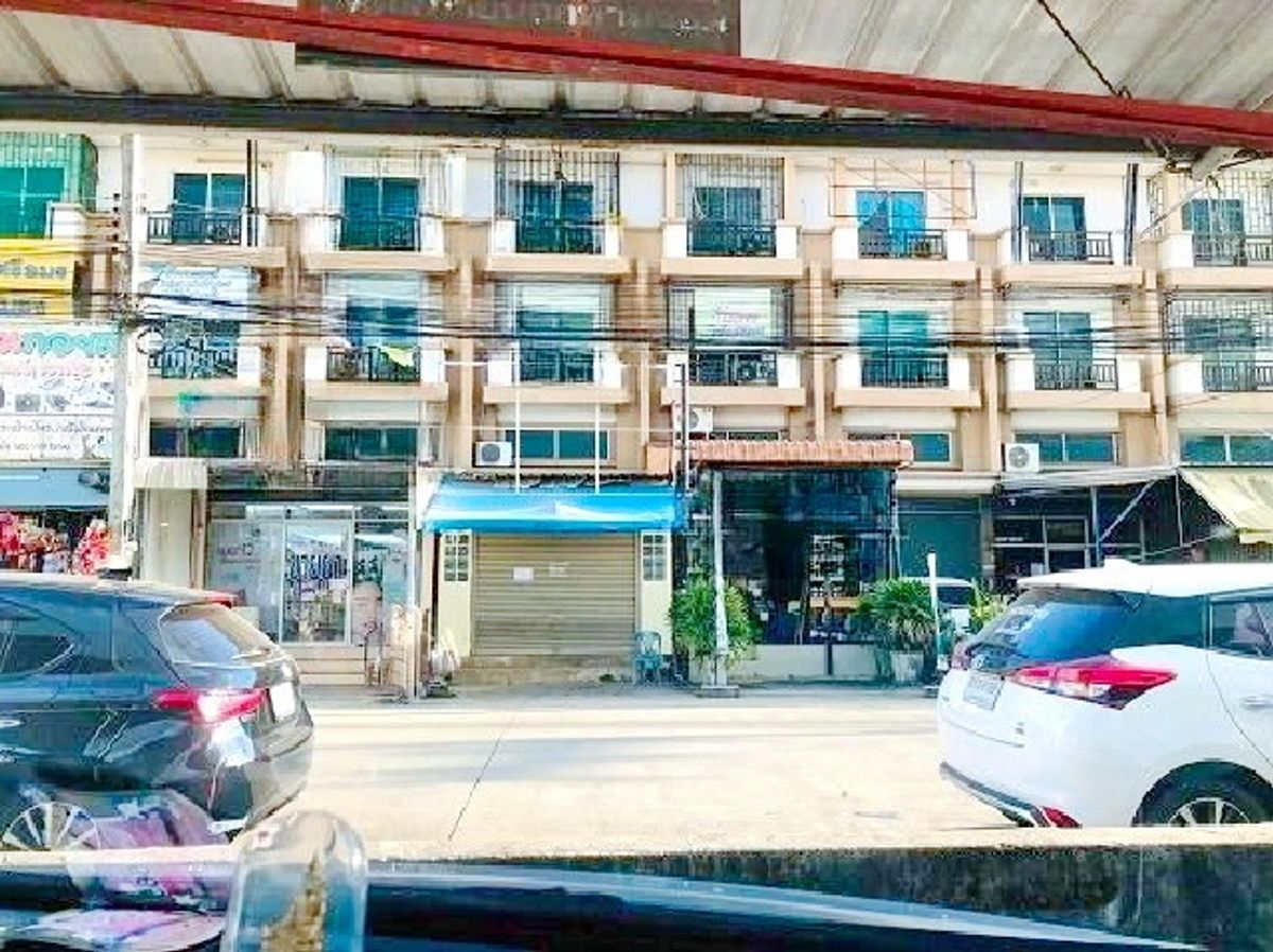 ให้เช่าอาคารพาณิชย์ปทุมธานี รังสิต ธรรมศาสตร์ : ตลาดชัชวาล คลอง 7 3.5 กม.ให้เช่าอาคารพาณิชย์ 3.5 ชั้น 24 ตร.วา.รพ.CGH ลำลูกกา 600ม. 310 ตร.ม.รร.เปรมฤทัย ลำลูกกา 3.4 กม. 2 นอน 3 น้ำ