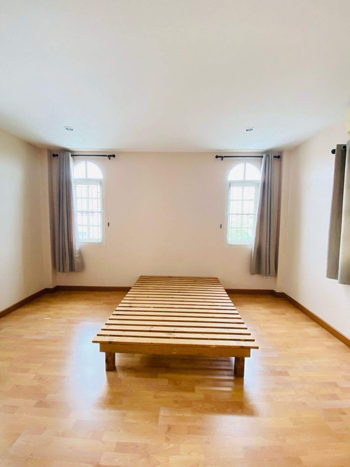 For SaleHouseOnnut, Udomsuk : House for sale in the back of the alley at Muang Thong 4, Sukhumvit 101 (Soi Wat Thammamongkol), near BTS Punnawithi and True Digital Park. Convenient travel location, suitable for both living and investment.