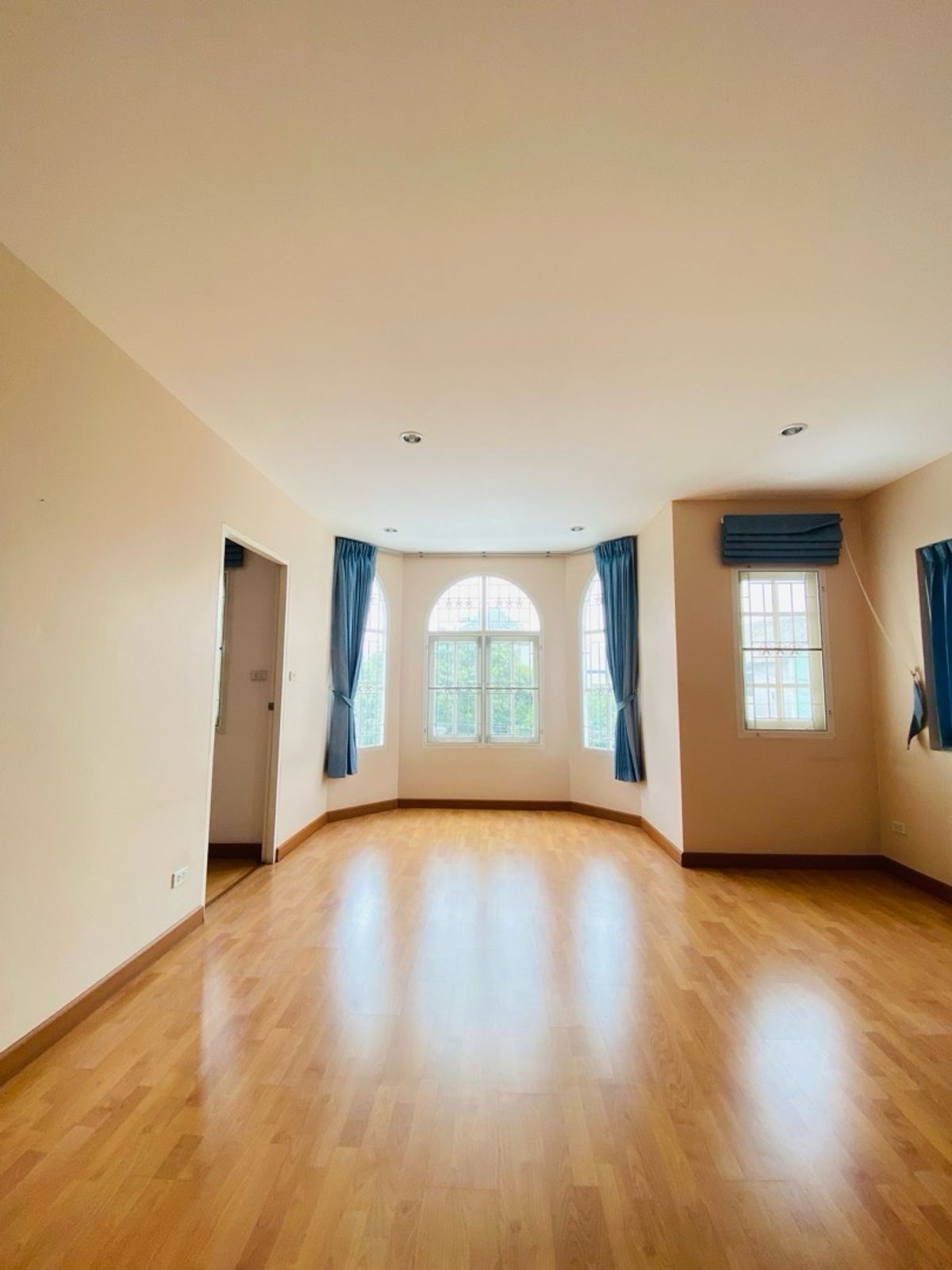 For SaleHouseOnnut, Udomsuk : House for sale in the back of the alley at Muang Thong 4, Sukhumvit 101 (Soi Wat Thammamongkol), near BTS Punnawithi and True Digital Park. Convenient travel location, suitable for both living and investment.