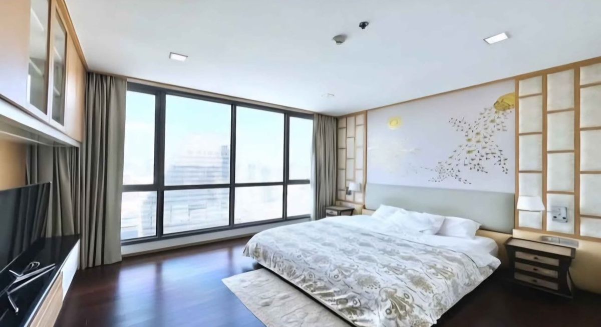 ขายคอนโดนานา : LTH12748 - Hyde Sukhumvit 13 Condo FOR SALE Size 107.36 sqm. 2 beds 2 baths Near BTS Nana Station ONLY 22.5 MB