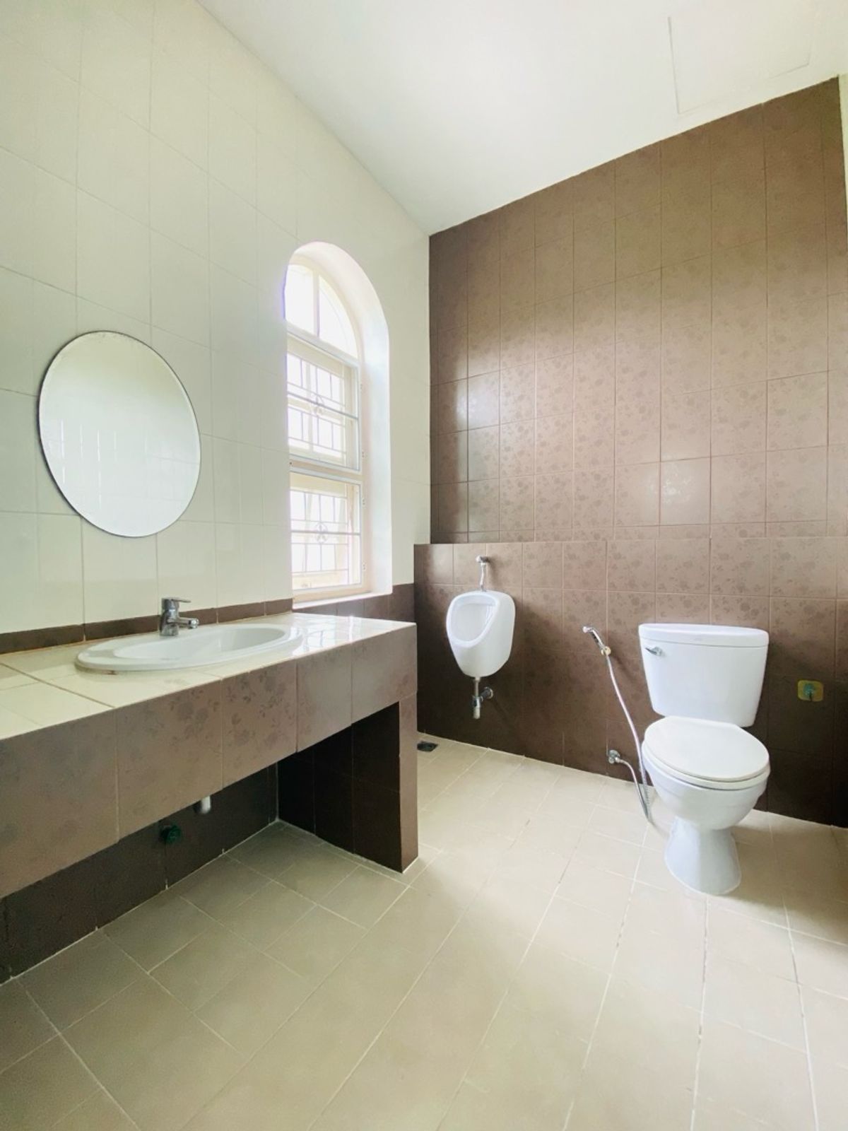 For SaleHouseOnnut, Udomsuk : House for sale in the back of the alley at Muang Thong 4, Sukhumvit 101 (Soi Wat Thammamongkol), near BTS Punnawithi and True Digital Park. Convenient travel location, suitable for both living and investment.