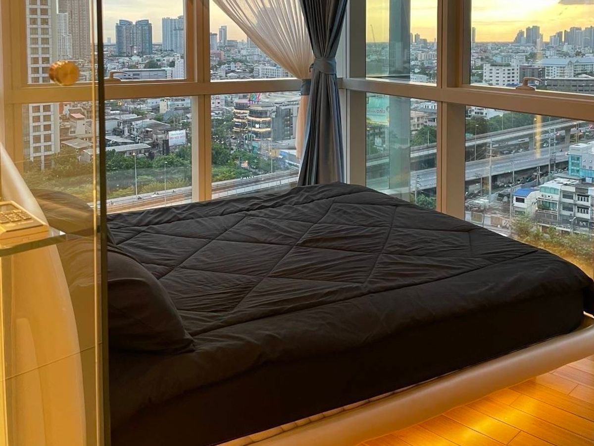 ให้เช่าคอนโดวงเวียนใหญ่ เจริญนคร : 🌟 ให้เช่า The River Tower A – ห้องมุมตกแต่งหรู วิวแม่น้ำ & ICONSIAM ใจกลางกรุงเทพฯ ✨ ห้องแต่งบิลท์อินหินแท้ สวยใหม่ วิว Four Seasons, Capella และพลุอลังการจาก Asiatique ✨
