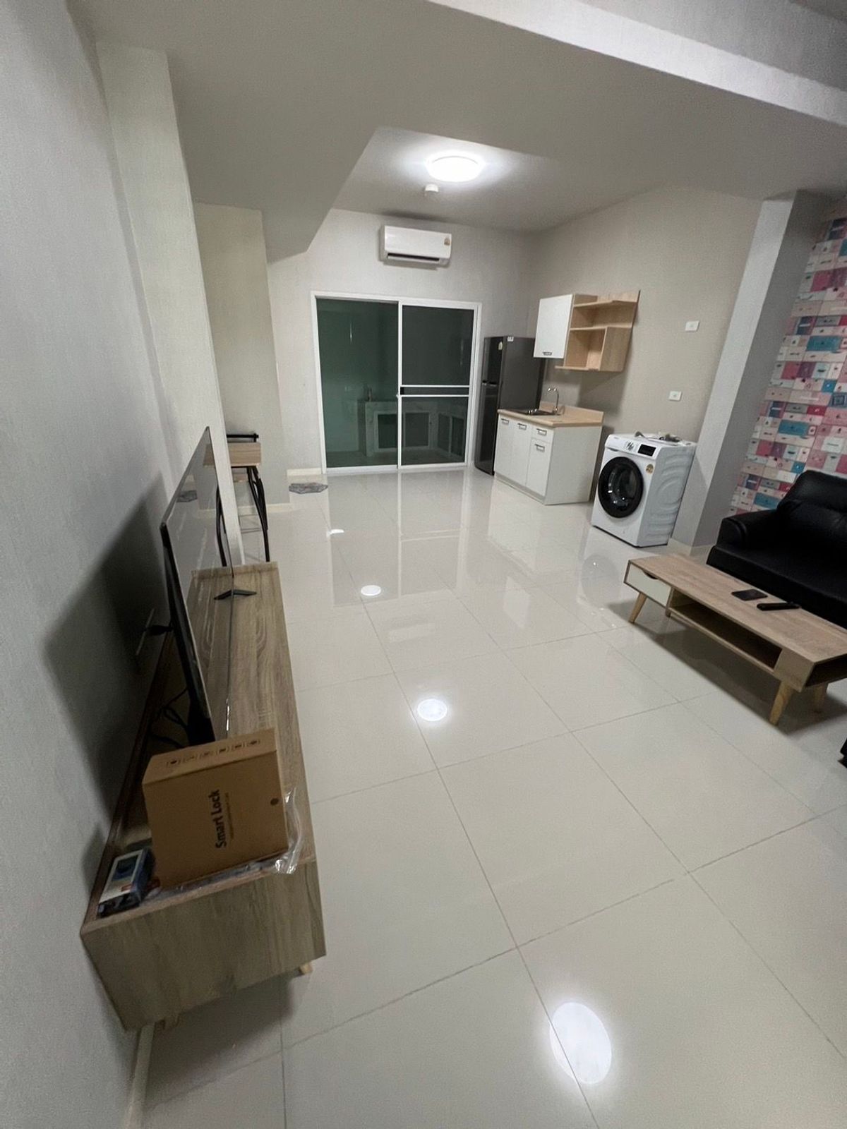 ให้เช่าทาวน์โฮมสมุทรปราการ สำโรง : ให้เช่า ทาวน์เฮ้าส์ อินดี้ 3 บางนา กม.7 เฟอร์ครบ มีครัวหลังบ้าน For Rent Indy 3 Bangna Km.7 Townhouse, Fully Furnished