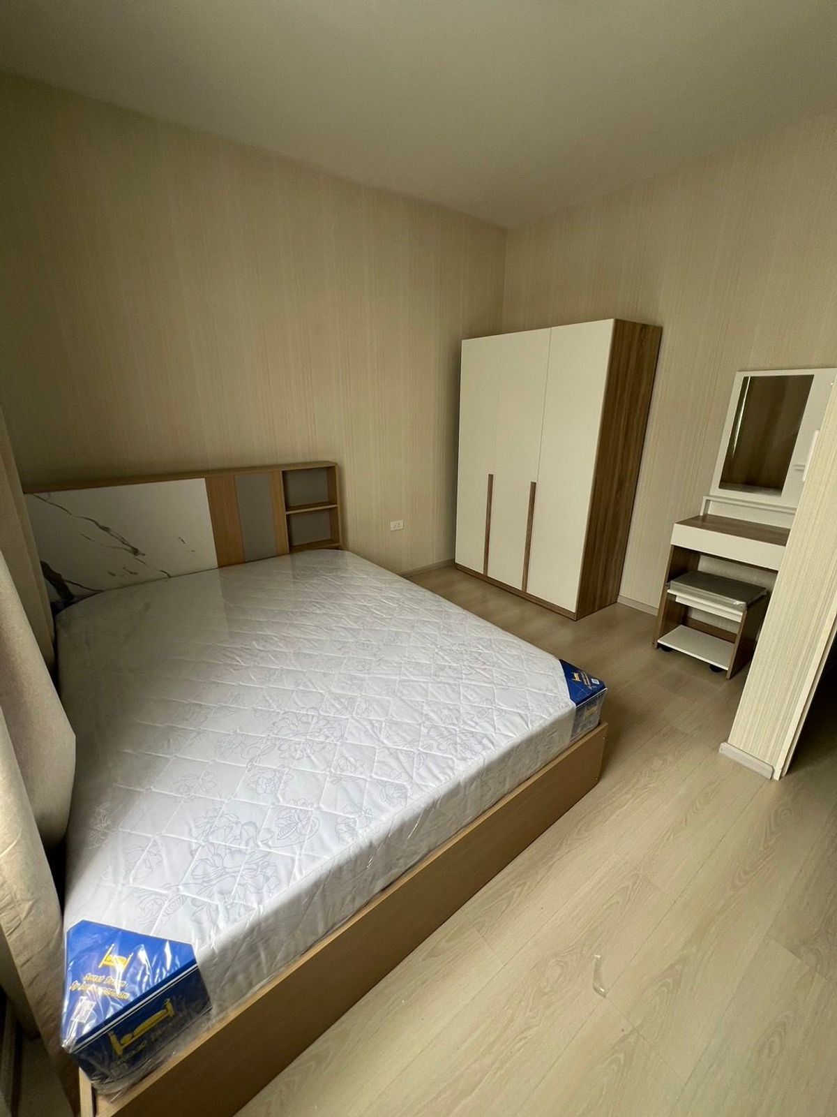 ให้เช่าทาวน์โฮมสมุทรปราการ สำโรง : ให้เช่า ทาวน์เฮ้าส์ อินดี้ 3 บางนา กม.7 เฟอร์ครบ มีครัวหลังบ้าน For Rent Indy 3 Bangna Km.7 Townhouse, Fully Furnished