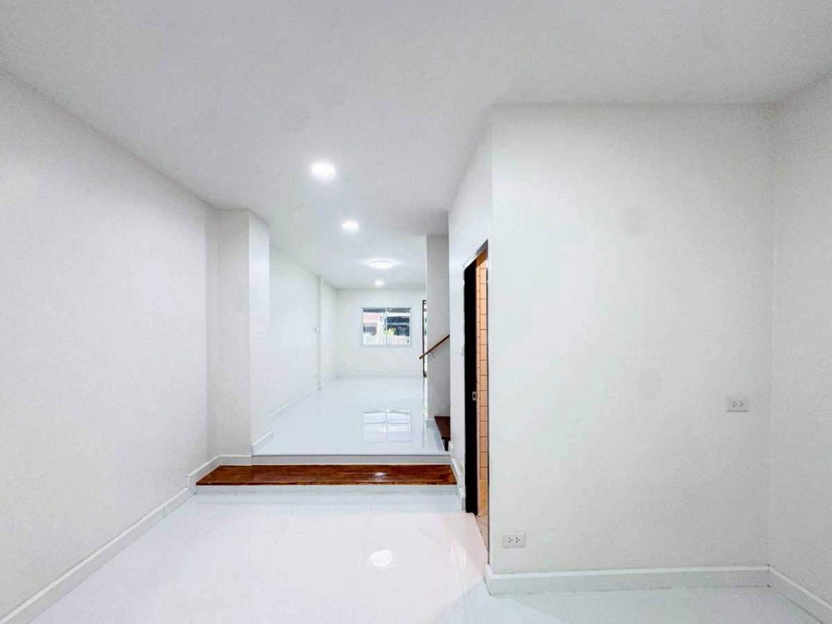 ขายทาวน์โฮมโชคชัย4 ลาดพร้าว71 : ขายทาวน์เฮ้าส์/ทาวน์โฮม  หมู่บ้าน 84 แมนชั่น MRT-ลาดพร้าว 71 (สายสีเหลือง) วังทองหลาง เขต วังทองหลาง กรุงเทพ CX-123892 