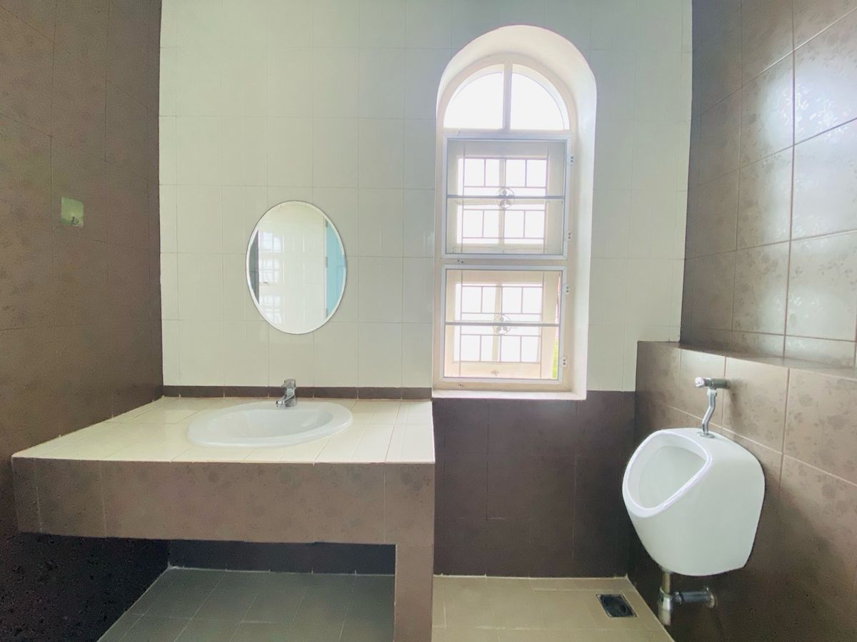 For SaleHouseOnnut, Udomsuk : House for sale in the back of the alley at Muang Thong 4, Sukhumvit 101 (Soi Wat Thammamongkol), near BTS Punnawithi and True Digital Park. Convenient travel location, suitable for both living and investment.