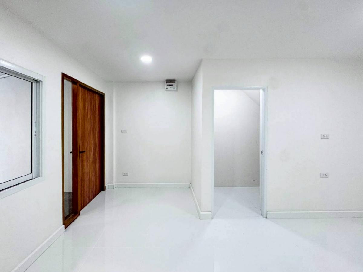 ขายทาวน์โฮมโชคชัย4 ลาดพร้าว71 : ขายทาวน์เฮ้าส์/ทาวน์โฮม  หมู่บ้าน 84 แมนชั่น MRT-ลาดพร้าว 71 (สายสีเหลือง) วังทองหลาง เขต วังทองหลาง กรุงเทพ CX-123892 