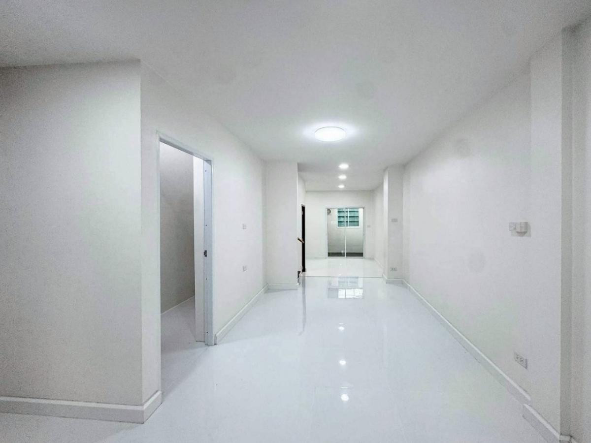 ขายทาวน์โฮมโชคชัย4 ลาดพร้าว71 : ขายทาวน์เฮ้าส์/ทาวน์โฮม  หมู่บ้าน 84 แมนชั่น MRT-ลาดพร้าว 71 (สายสีเหลือง) วังทองหลาง เขต วังทองหลาง กรุงเทพ CX-123892 