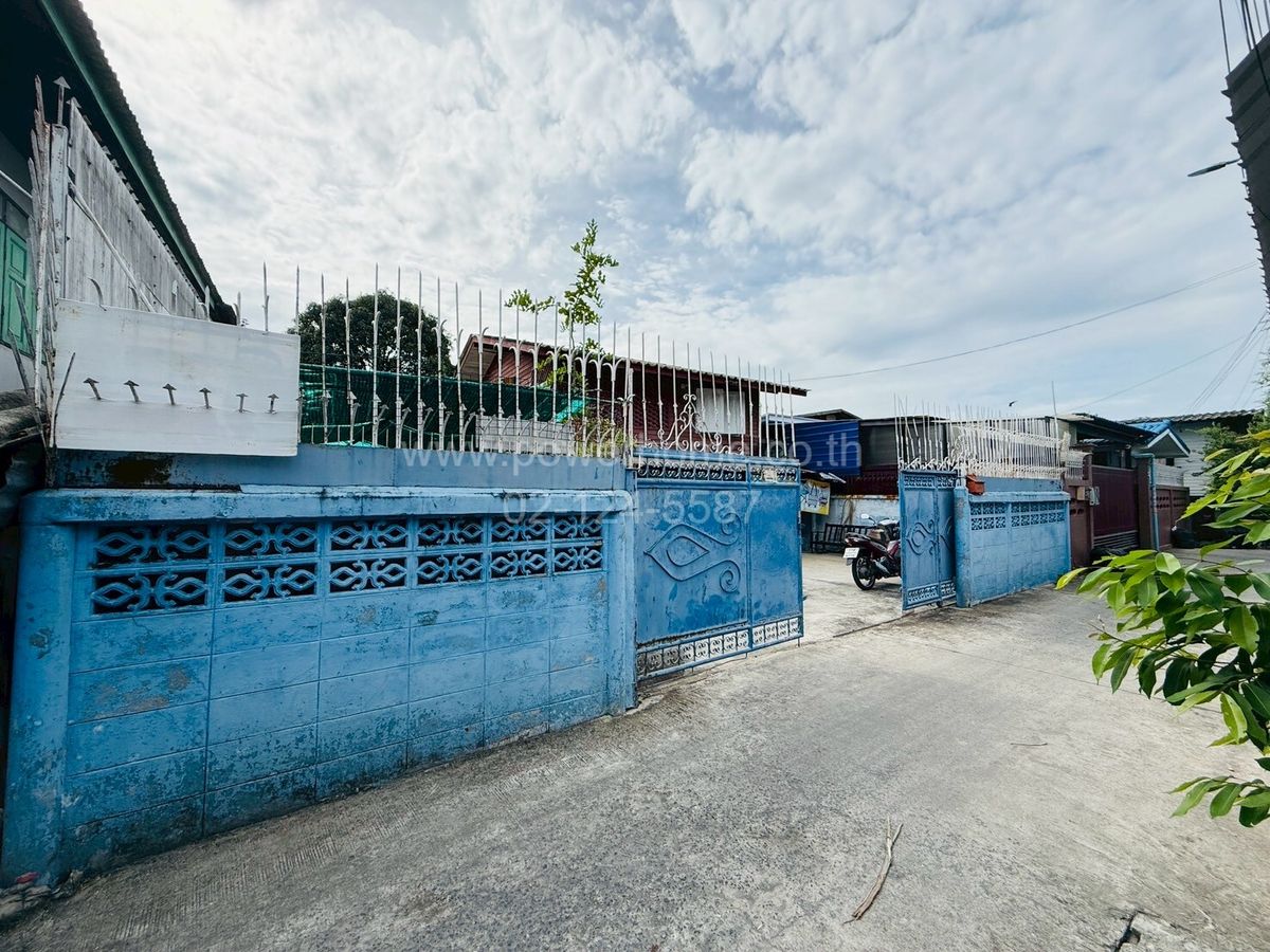 ขายบ้านนนทบุรี บางใหญ่ บางบัวทอง : บ้านเดี่ยว 2 ชั้น สร้างเอง ซอยกรุงเทพนนท์ 12 แยก 20/1 ถนนกรุงเทพ – นนทบุรี ต.บางเขน อ.เมืองนนทบุรี จ.นนทบุรี