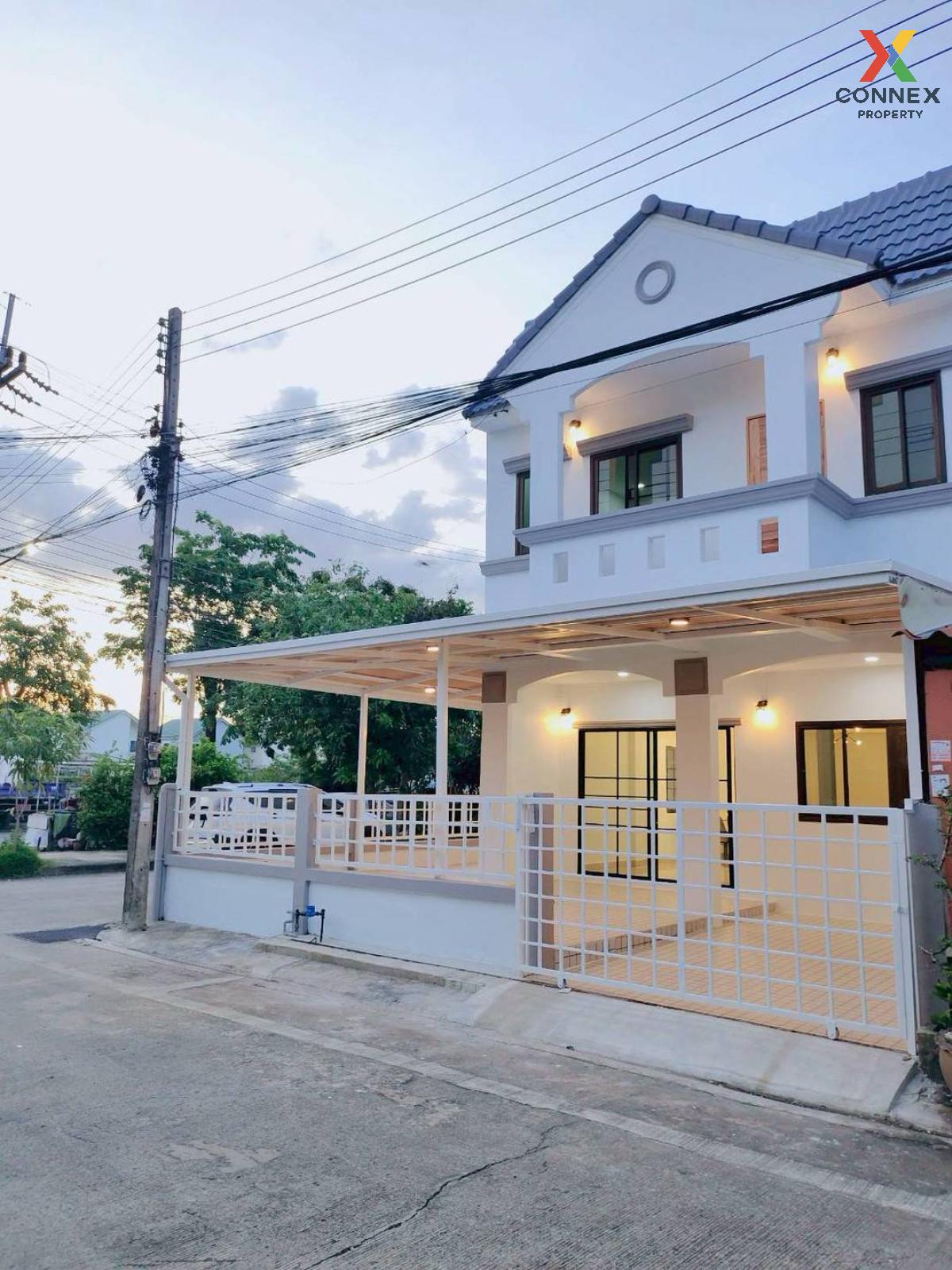 ขายทาวน์โฮมปทุมธานี รังสิต ธรรมศาสตร์ : ขายทาวน์เฮ้าส์/ทาวน์โฮม  บ้านฟ้ารังสิต คลอง 4 หน้ากว้าง รีโนเวทใหม่ บึงยี่โถ ธัญบุรี ปทุมธานี CX-124247