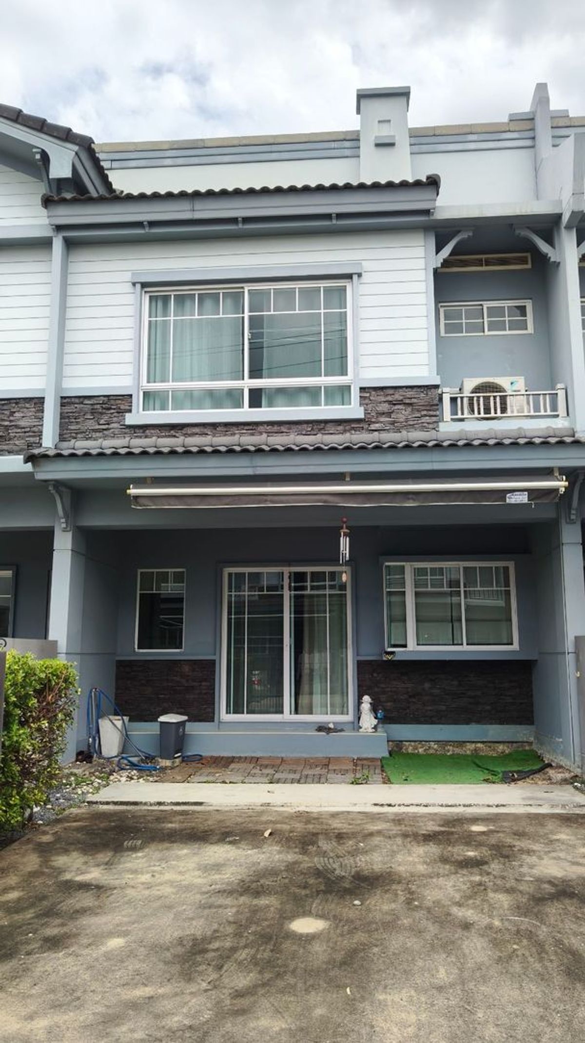 ให้เช่าทาวน์โฮมสมุทรปราการ สำโรง : ให้เช่า 22ตรว 3นอน2น้ำ ทาวน์โฮม 2 ชั้น Indy 2 ศรีนครินทร์ ซอยทรัพย์บุญชัย 28