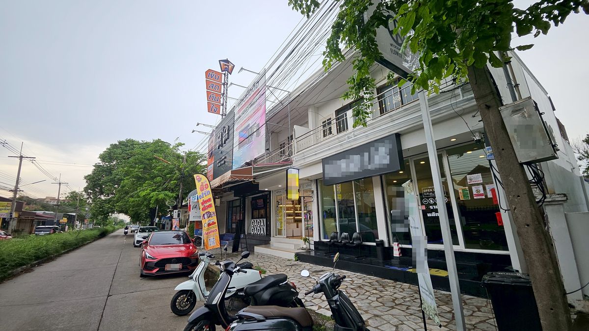 ขายอาคารพาณิชย์ปทุมธานี รังสิต ธรรมศาสตร์ : ลงทุนวันนี้! รับค่าเช่าทันที ทำเลค้าขาย ริมถนนหลัก ใกล้มหาลัย-ตลาด-รถไฟฟ้า, ตึกแถว/อาคารพาณิชย์ 2 ชั้น, 20.6 ตร.วา, ริมถนนเอกทักษิณ หมู่บ้านเมืองเอก ทำเลค้าขาย, ใกล้มหาวิทยาลัยรังสิต, ใกล้รถไฟฟ้าสายสีแดง สถานีหลักหก 