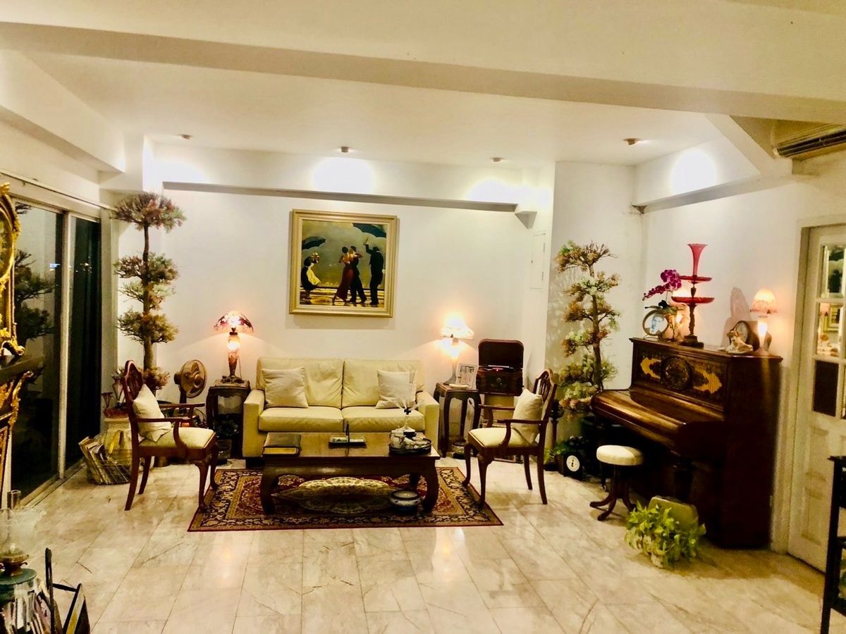 For SaleCondoRamkhamhaeng, Hua Mak : 📢👇 Rare Unit with Rare Collectibles! Penthouse Duplex with unique antique collections from Europe in excellent and pristine condition, big balcony
