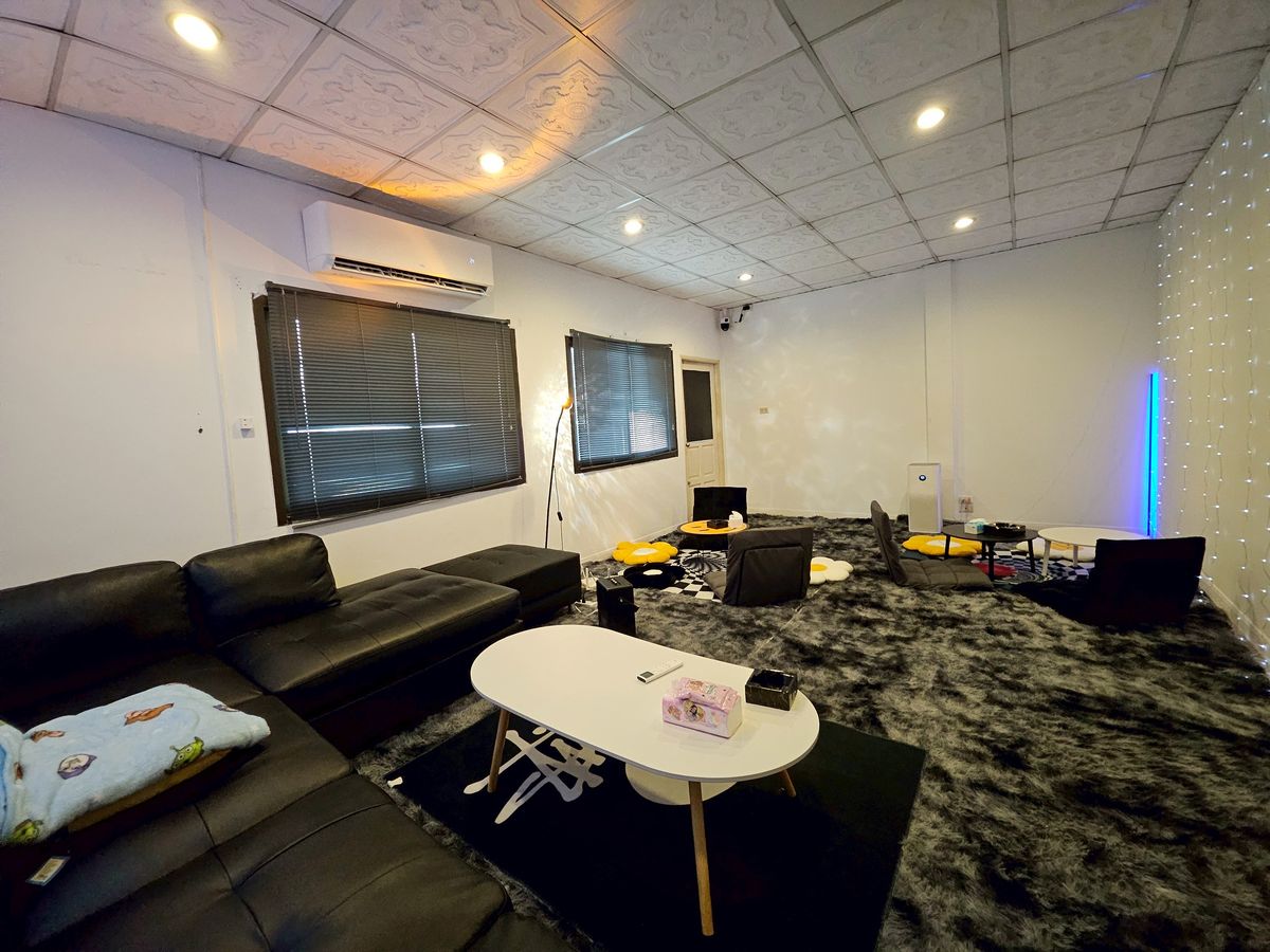 ขายอาคารพาณิชย์ปทุมธานี รังสิต ธรรมศาสตร์ : ลงทุนวันนี้! รับค่าเช่าทันที ทำเลค้าขาย ริมถนนหลัก ใกล้มหาลัย-ตลาด-รถไฟฟ้า, ตึกแถว/อาคารพาณิชย์ 2 ชั้น, 20.6 ตร.วา, ริมถนนเอกทักษิณ หมู่บ้านเมืองเอก ทำเลค้าขาย, ใกล้มหาวิทยาลัยรังสิต, ใกล้รถไฟฟ้าสายสีแดง สถานีหลักหก 