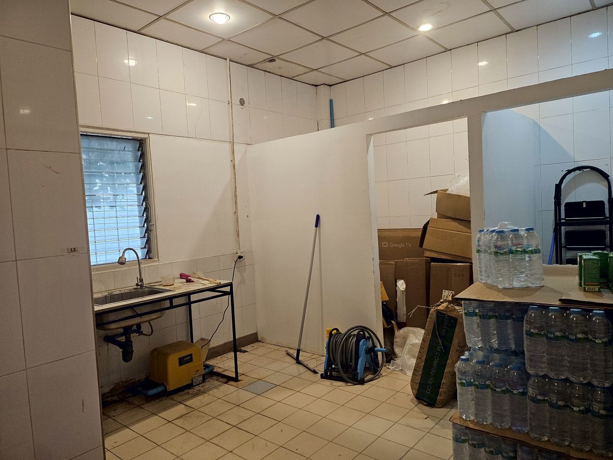 ขายอาคารพาณิชย์ปทุมธานี รังสิต ธรรมศาสตร์ : ลงทุนวันนี้! รับค่าเช่าทันที ทำเลค้าขาย ริมถนนหลัก ใกล้มหาลัย-ตลาด-รถไฟฟ้า, ตึกแถว/อาคารพาณิชย์ 2 ชั้น, 20.6 ตร.วา, ริมถนนเอกทักษิณ หมู่บ้านเมืองเอก ทำเลค้าขาย, ใกล้มหาวิทยาลัยรังสิต, ใกล้รถไฟฟ้าสายสีแดง สถานีหลักหก 