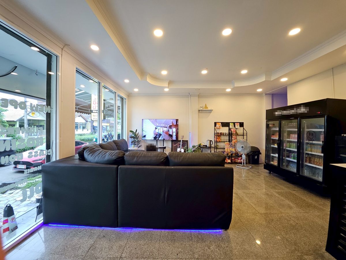 ขายอาคารพาณิชย์ปทุมธานี รังสิต ธรรมศาสตร์ : ลงทุนวันนี้! รับค่าเช่าทันที ทำเลค้าขาย ริมถนนหลัก ใกล้มหาลัย-ตลาด-รถไฟฟ้า, ตึกแถว/อาคารพาณิชย์ 2 ชั้น, 20.6 ตร.วา, ริมถนนเอกทักษิณ หมู่บ้านเมืองเอก ทำเลค้าขาย, ใกล้มหาวิทยาลัยรังสิต, ใกล้รถไฟฟ้าสายสีแดง สถานีหลักหก 