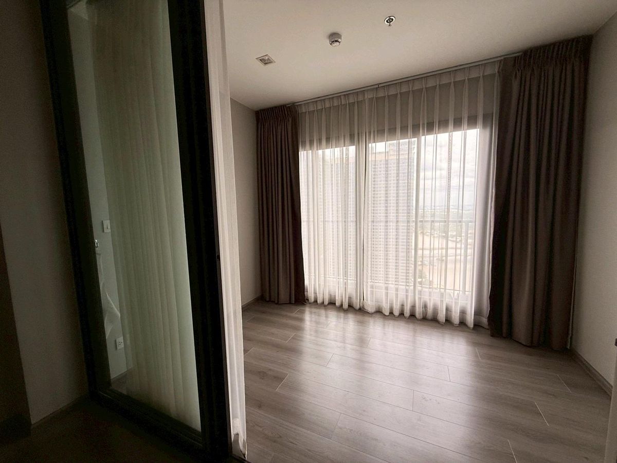 For SaleCondoRattanathibet, Sanambinna : 📌 Condo for sale in the Chao Phraya River The Politan Aqua 🏢 Private atmosphere, peaceful 🍃 Very central, new room, ready to live at 3.29 million baht‼ ️
