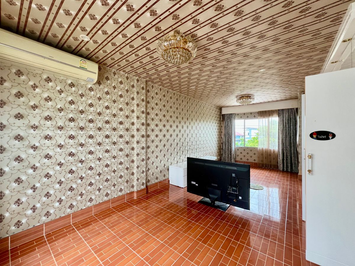 For RentTownhomePattanakan, Srinakarin : 🏡 For Rent: 2-Bedroom Townhome at Town Avenue Rama 9 by Sansiri ✨ Great location in Soi Krungthep Kreetha 7 | Beautiful home, ready to move in ✨