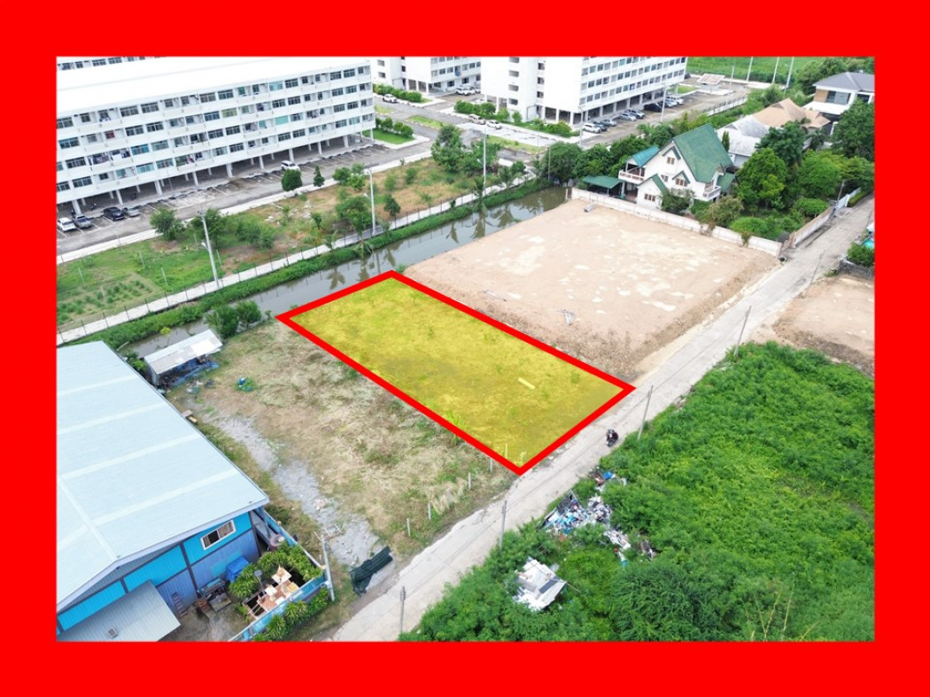 For SaleLandSukhumvit, Asoke, Thonglor : Land for sale, Soi Sin Phatthana Thani 5, Intersection 16, size 194 sq w, near Phutthamonthon Sai 4 Road, only 1.8 km. DD