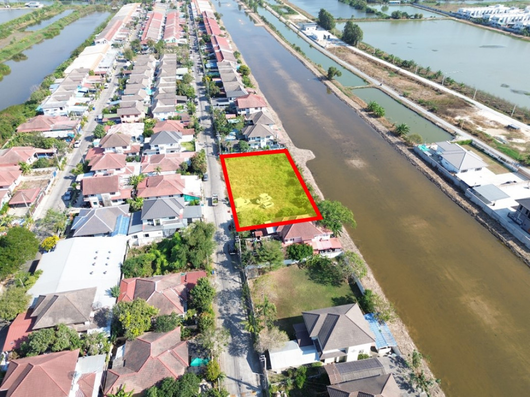 ขายที่ดินสมุทรปราการ สำโรง : ขาย ที่ดิน 303 ตรว หมู่บ้านบ้านวโรชา5 ใกล้ ถ.บางนา-ตราดแค่ 4.8 กม. DD